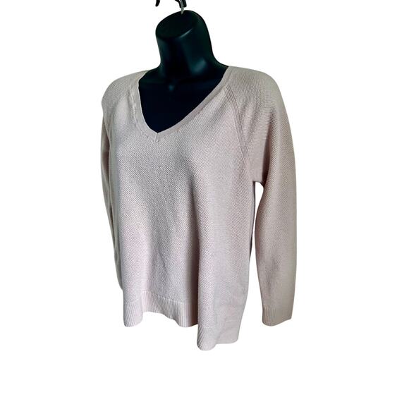 GAP Women’s Merino Wool Blend‎ Sweater Powder Pink V-Neck Pullover, Size M - Picture 2 of 5